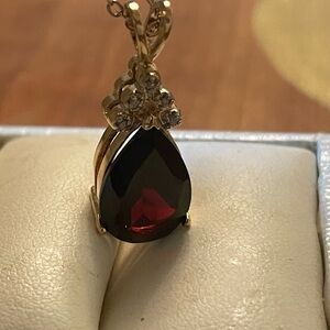 Elegant Gold and Red Pendant Necklace